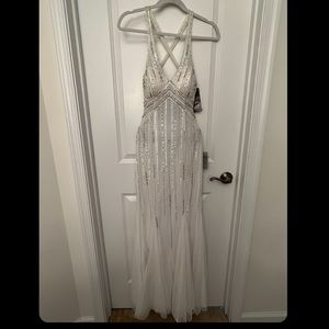 Gorgeous sequin white tulle mermaid dress 🧜‍♀️ ✨